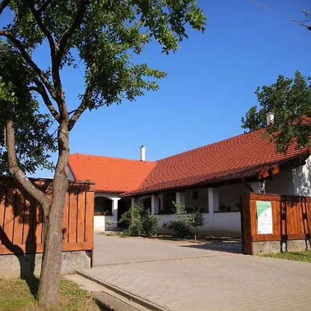 Csaronda Vendeghaz * Csaroda