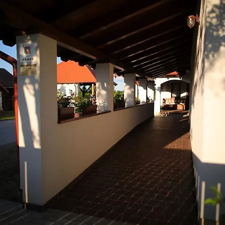 Csaronda Vendeghaz Gasthof Csaroda