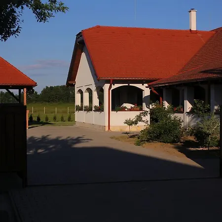 Gasthof Csaronda Vendeghaz *