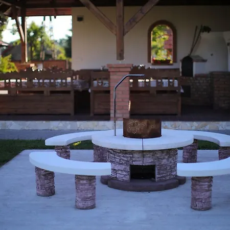 Pensjonat Csaronda Vendeghaz Csaroda