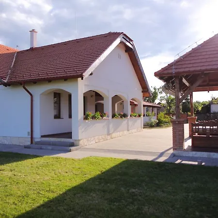 Csaronda Vendeghaz 4* Csaroda