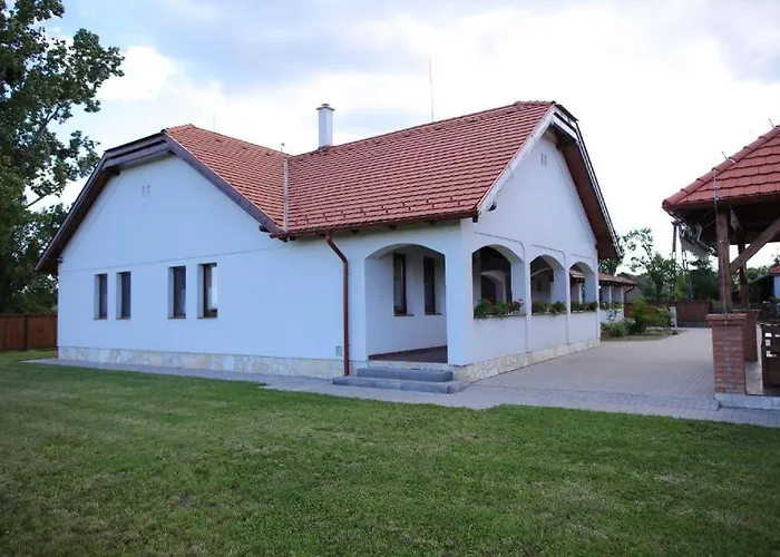 Csaronda Vendeghaz 4*