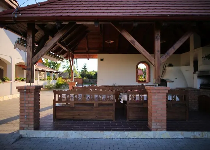 Csaronda Vendeghaz Penzion 4*