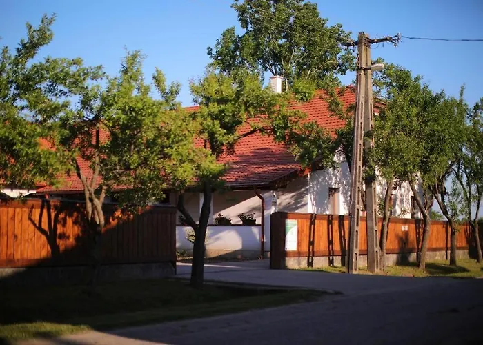 Csaronda Vendeghaz Konukevi Csaroda