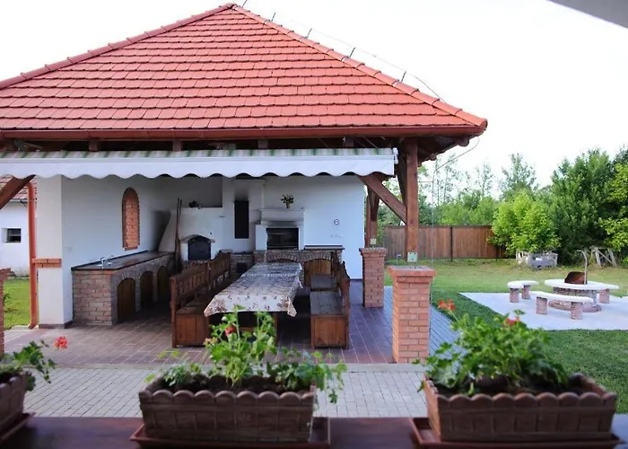 Csaronda Vendeghaz 4*