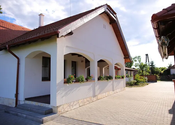 Csaronda Vendeghaz Penzion 4*